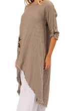 Load image into Gallery viewer, Fango Split Front Tunic Top Vera May 