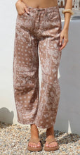 Load image into Gallery viewer, Printed Barrel Jeans Smaibulun 