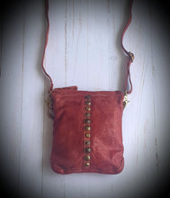 Load image into Gallery viewer, Tallin Crossbody Bag Rust Art n Vintage