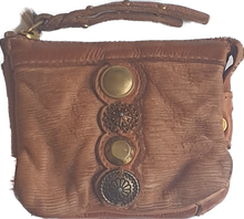 Load image into Gallery viewer, Tallin Purse Camel Art n Vintage 