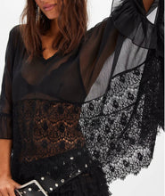 Load image into Gallery viewer, Lace And Ruffle Batwing Style Top Smaibulun 