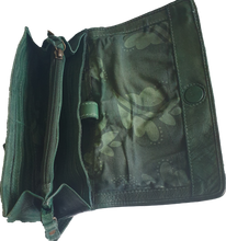 Load image into Gallery viewer, Portsea Clutch Art n Vintage 