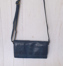 Load image into Gallery viewer, Portsea Clutch Art n Vintage 