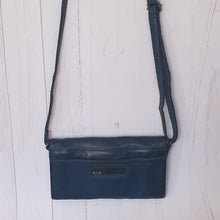 Load image into Gallery viewer, Portsea Clutch Art n Vintage 