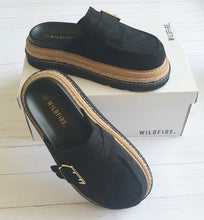 Load image into Gallery viewer, Solene Slip On Wildfire Shoes 