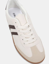 Load image into Gallery viewer, Caper Sneakers Wildfire Shoes