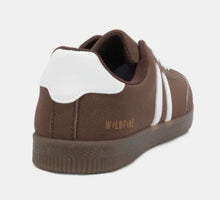 Load image into Gallery viewer, Caper Sneakers Wildfire Shoes