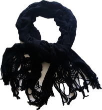 Load image into Gallery viewer, Crochet Look Black Wave Design Scarf
