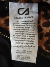 Load image into Gallery viewer, Cadelle Leather Soft Clutch Luna