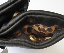 Load image into Gallery viewer, Cadelle Leather Soft Clutch Luna